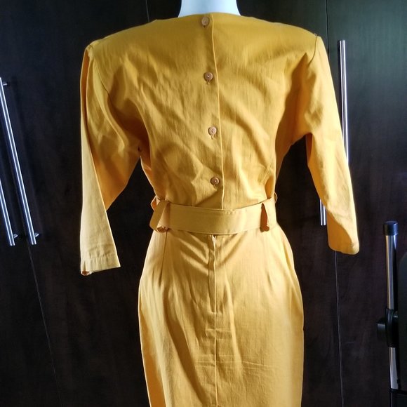 Women's dress - Picture 2 of 4